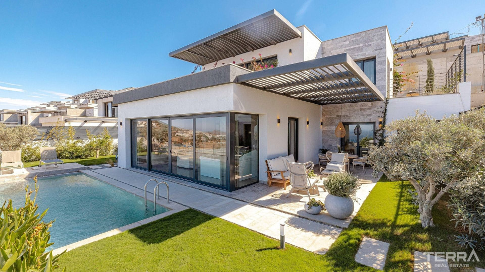 Muğla, Bodrum'da Hemen Teslim Deniz Manzaralı Satılık Villalar