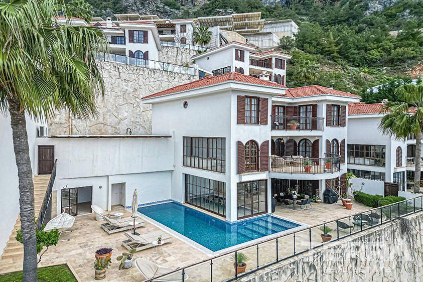Sky Club — Detached Villa with Private Pool in Alanya, Turkey - 129085
