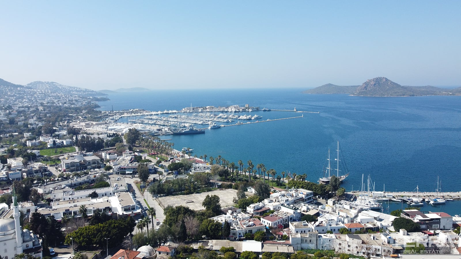 Muğla, Bodrum'da Deniz ve Marina Manzaralı Satılık Müstakil Villa - 128841