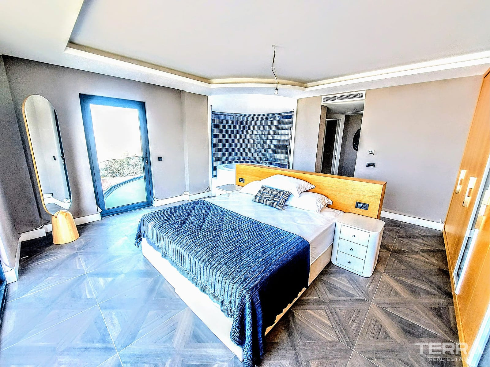 Muğla, Bodrum'da Deniz ve Marina Manzaralı Satılık Müstakil Villa - 128858