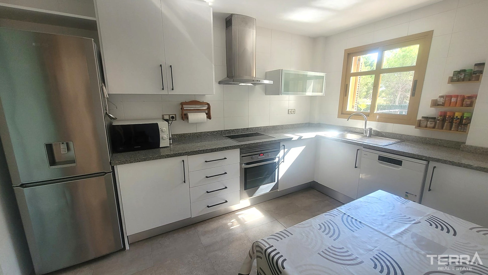 Detached Villa for Sale in Finestrat, Costa Blanca, Spain - 129296