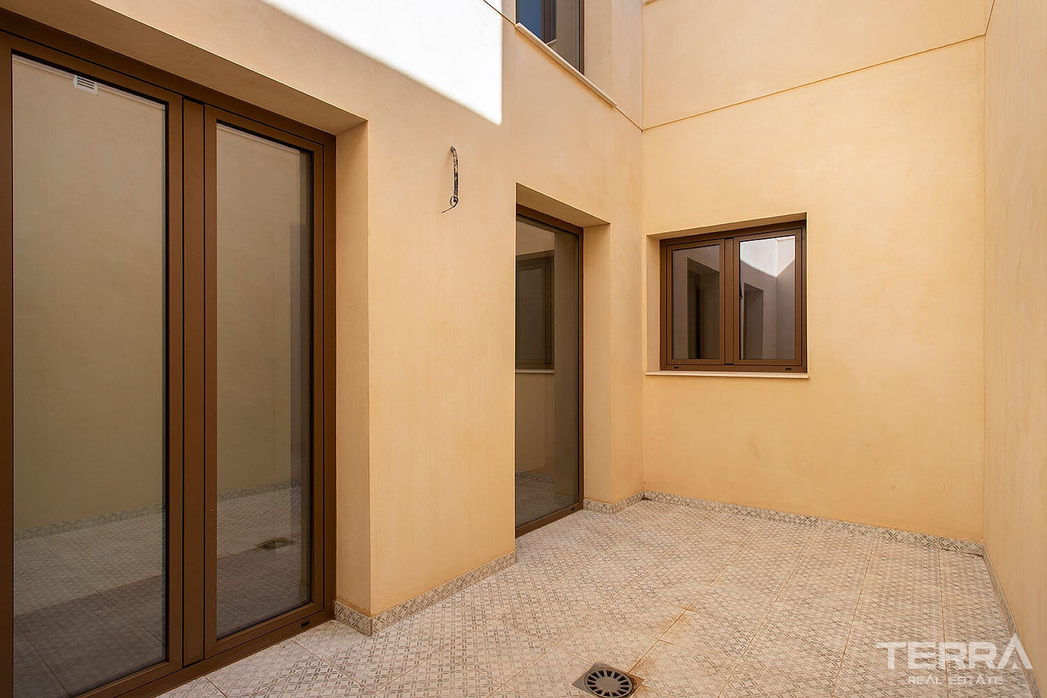 Apartments for Sale in Hondón de las Nieves, Costa Blanca, Spain - 129403