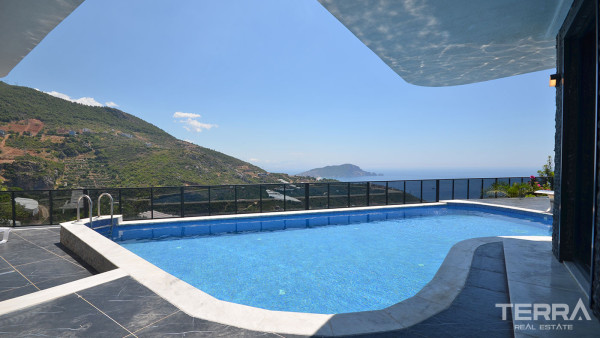 Sea View Villa for Sale in Alanya, Turkey
