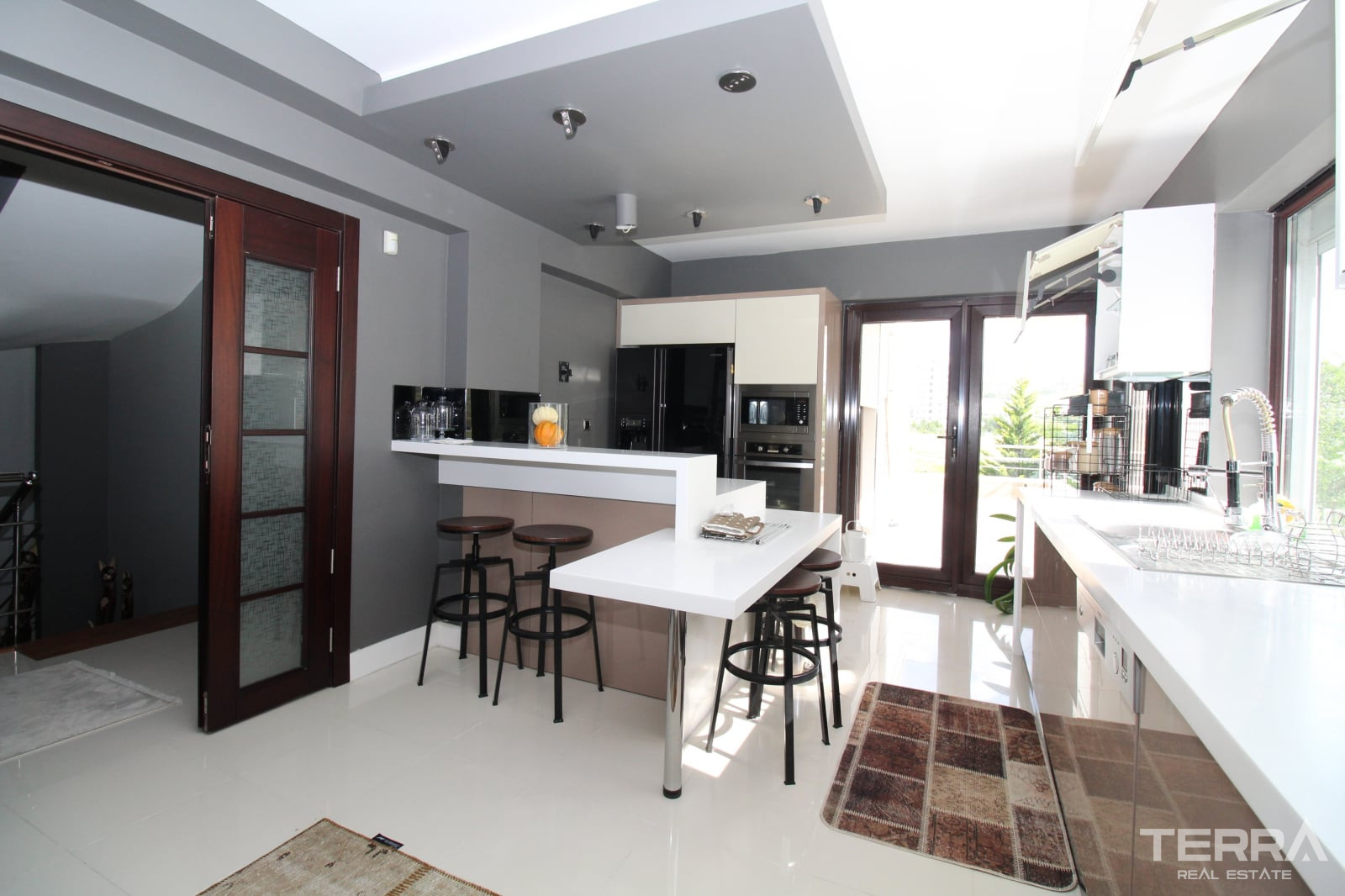 Detached Villa for Sale in Çankaya, Ankara, Turkey - 130973