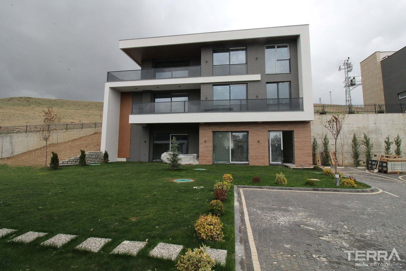 Detached Villas for Sale in Çankaya, Ankara, Turkey - 131021