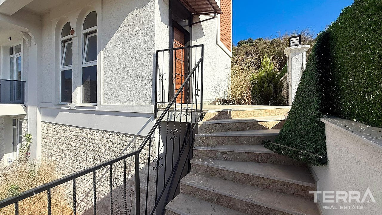 Semi-Detached Villa for Sale in Kuşadası, Aydın, Turkey - 131056