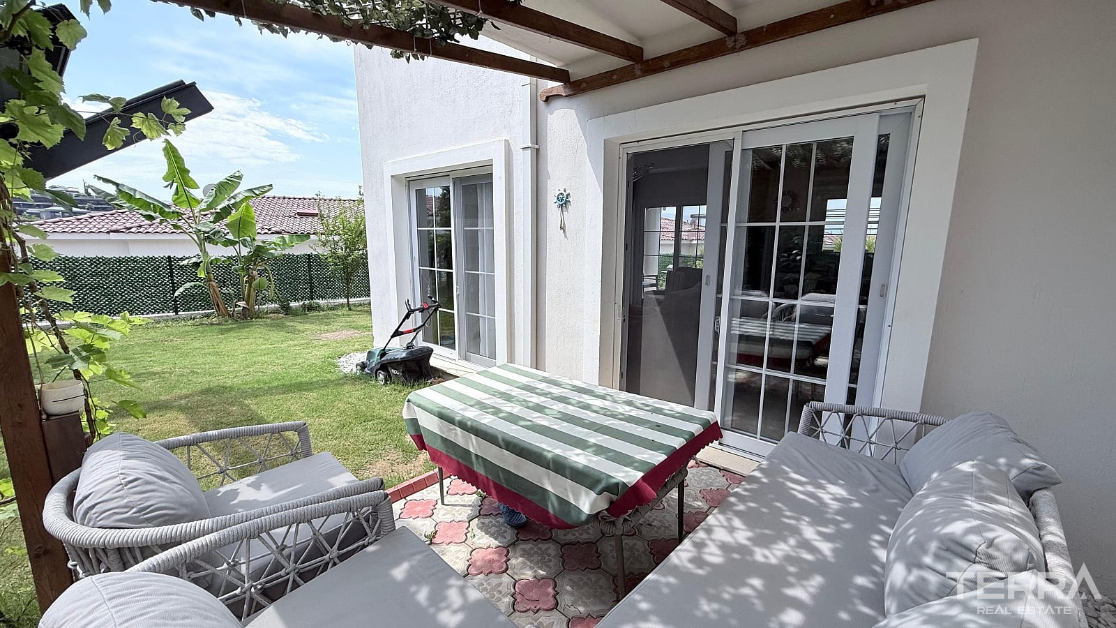 Detached Villa for Sale in Kuşadası, Aydın, Turkey - 131073