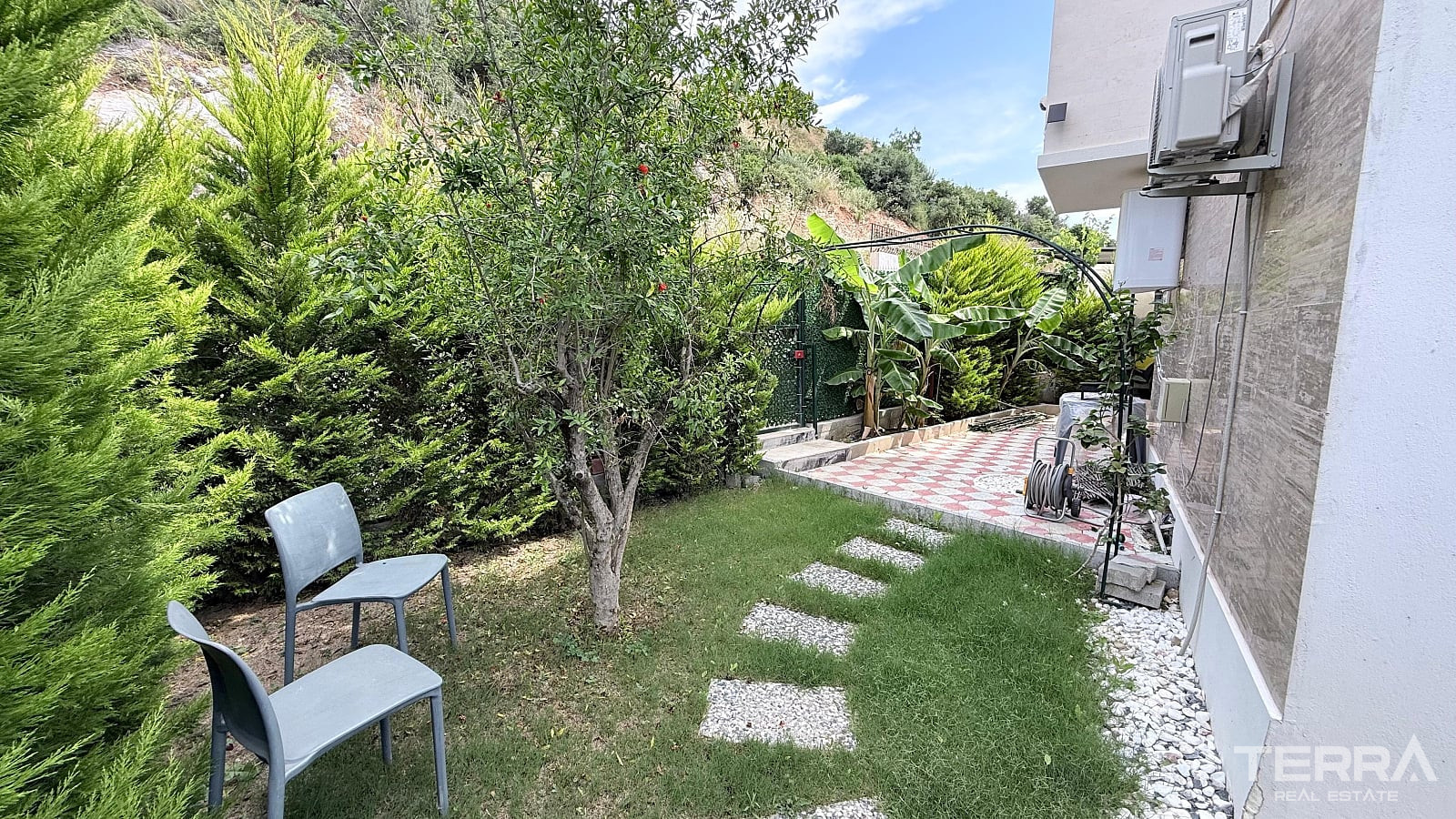 Detached Villa for Sale in Kuşadası, Aydın, Turkey - 131074
