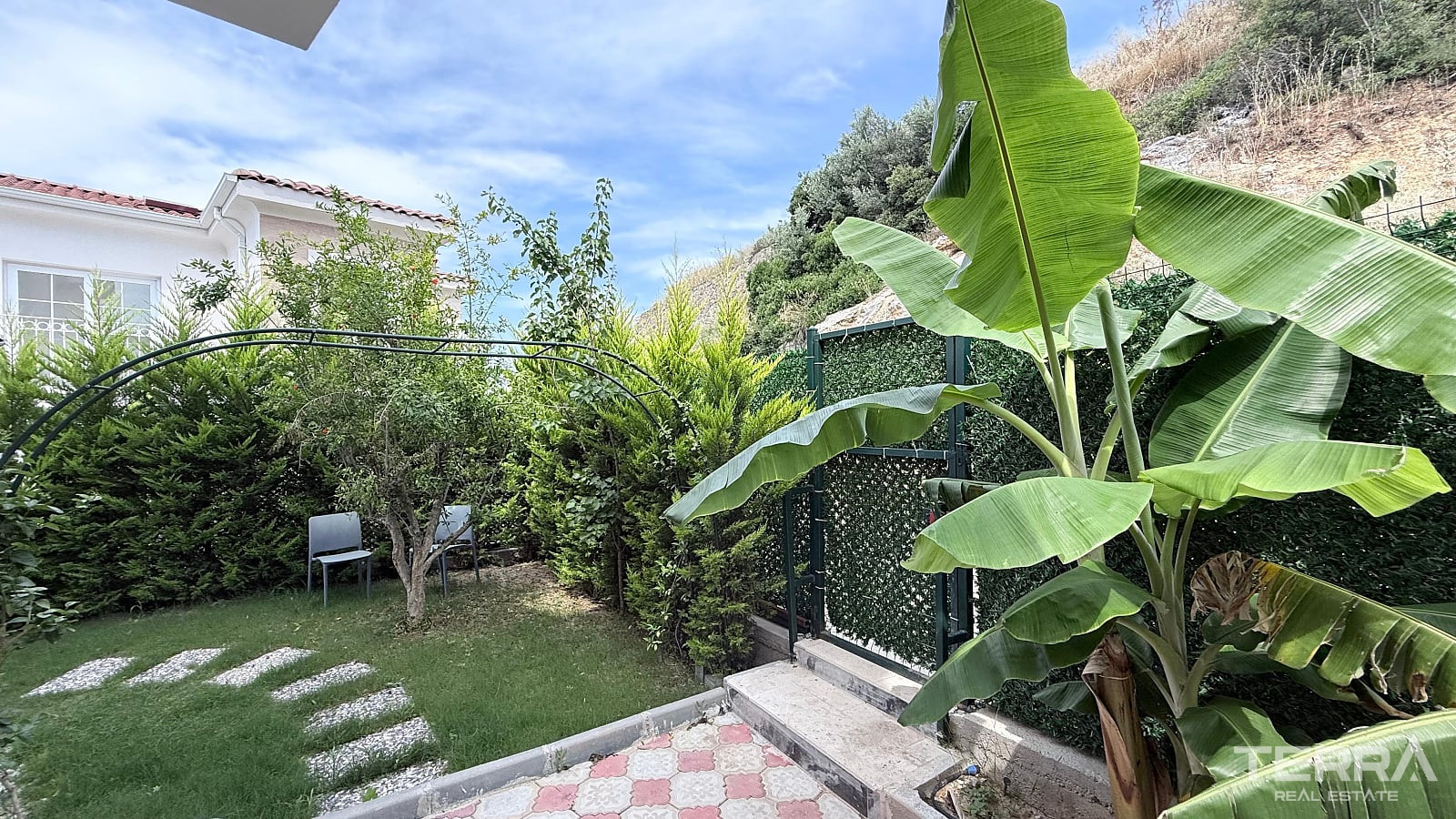 Detached Villa for Sale in Kuşadası, Aydın, Turkey - 131075