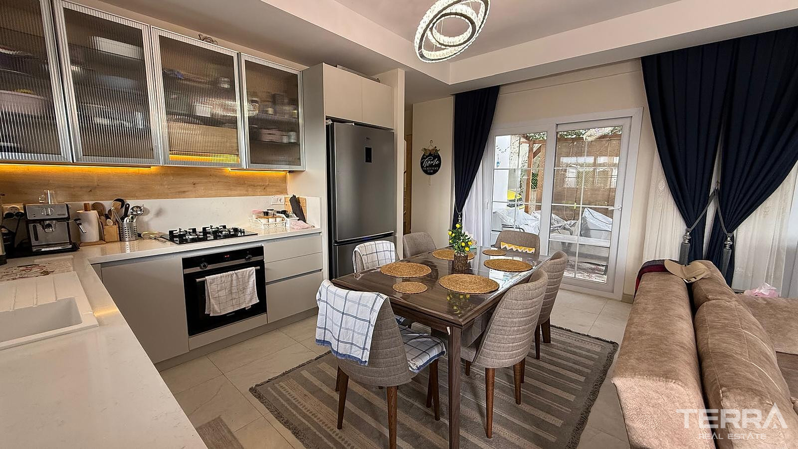 Detached Villa for Sale in Kuşadası, Aydın, Turkey - 131088