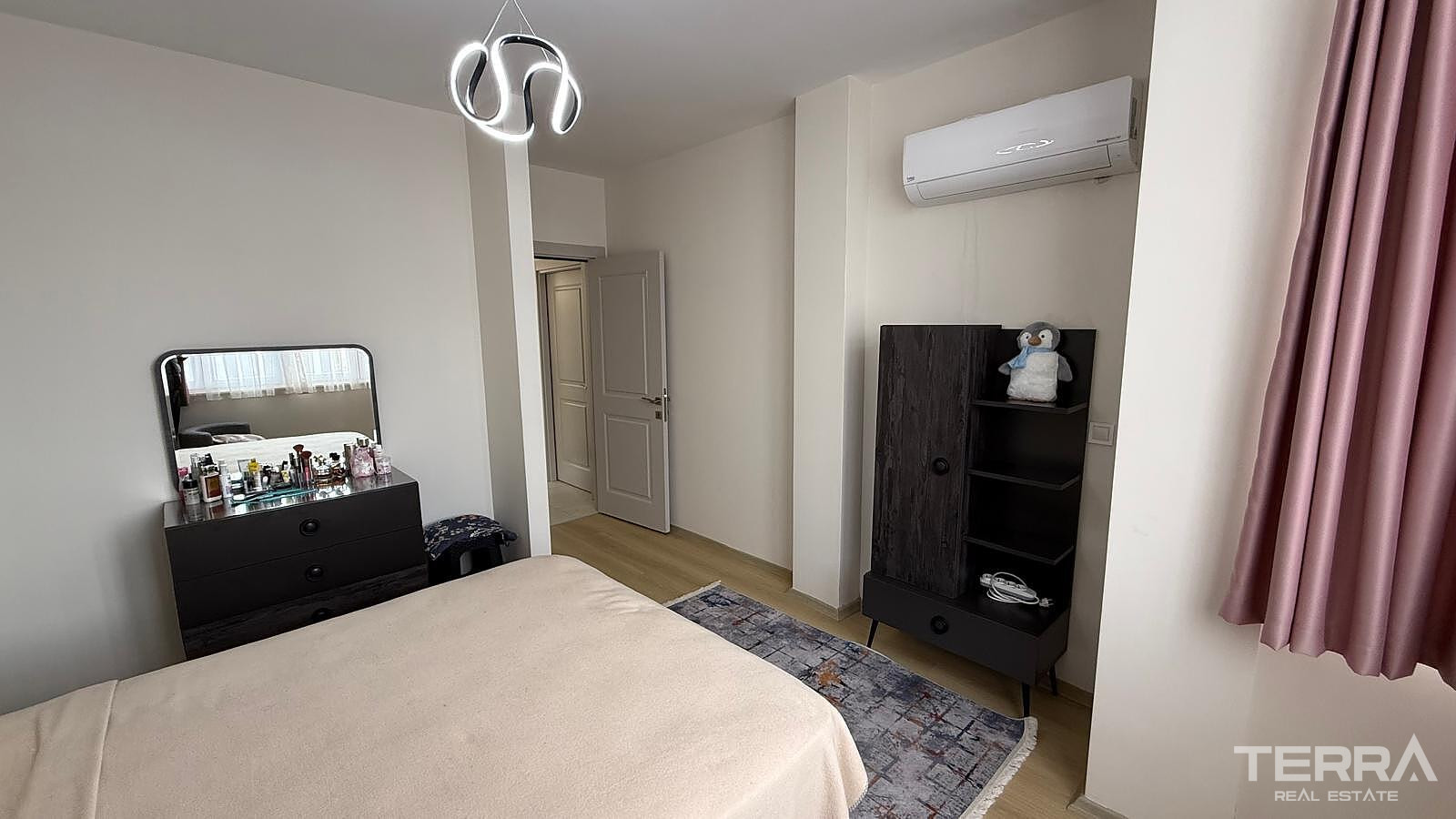 Detached Villa for Sale in Kuşadası, Aydın, Turkey - 131098