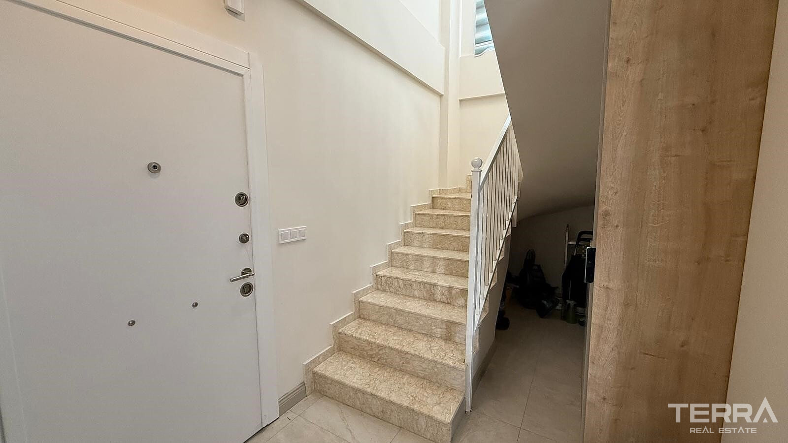 Detached Villa for Sale in Kuşadası, Aydın, Turkey - 131107
