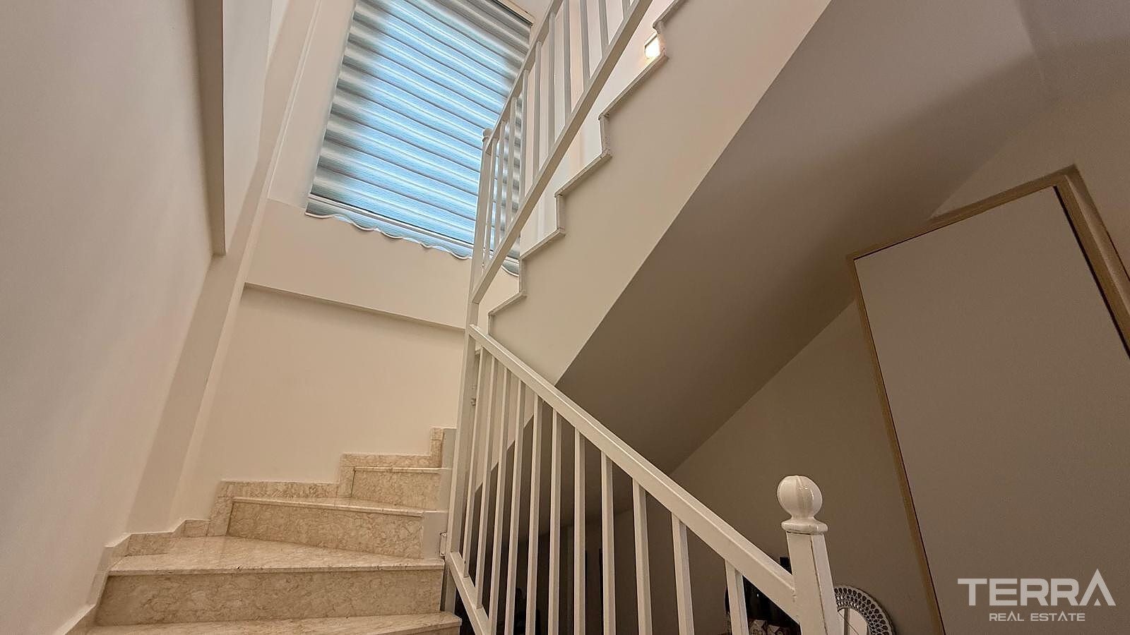 Detached Villa for Sale in Kuşadası, Aydın, Turkey - 131108