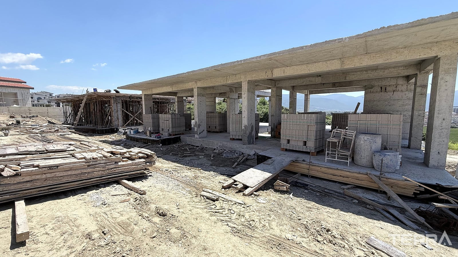 Aydın, Kuşadası'nda Doğa ile İç İçe Satılık Deniz Manzaralı Daireler - 131148