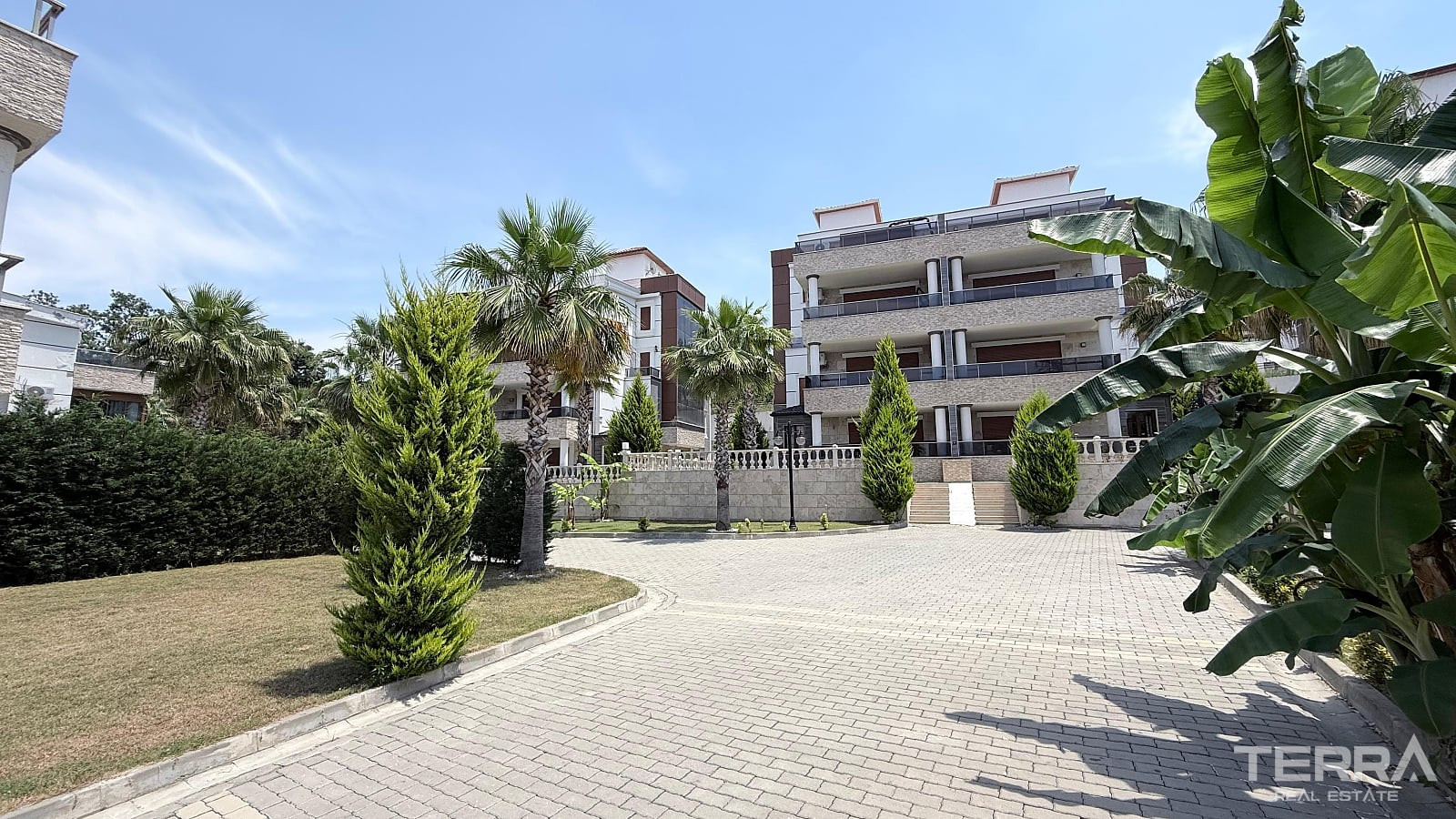 Semi-Detached Villa for Sale in Kuşadası, Aydın, Turkey - 131152