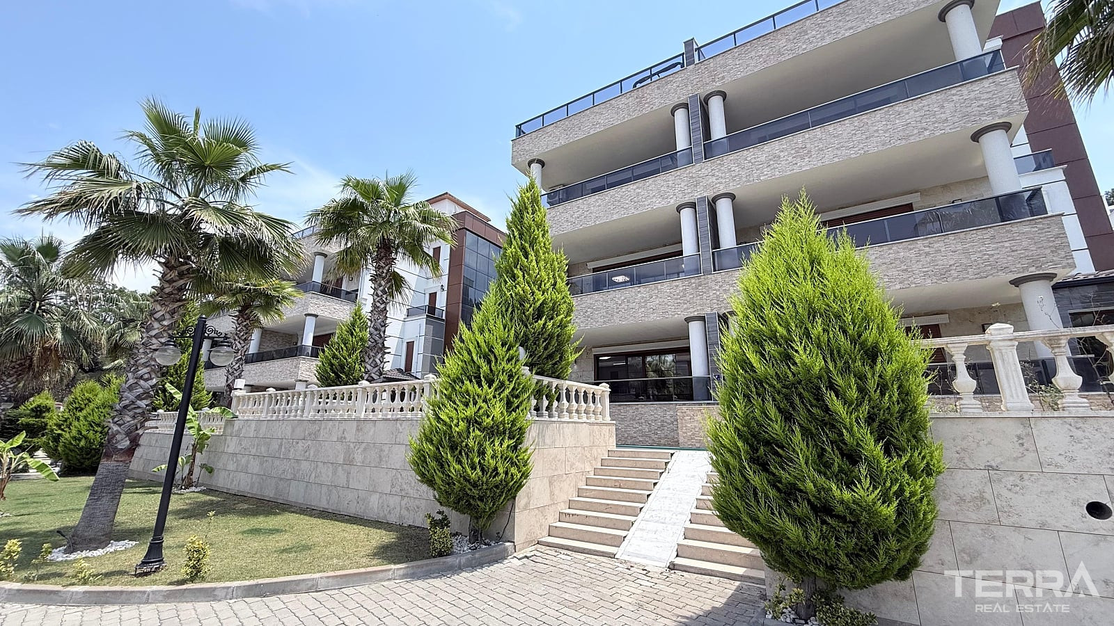 Semi-Detached Villa for Sale in Kuşadası, Aydın, Turkey - 131153