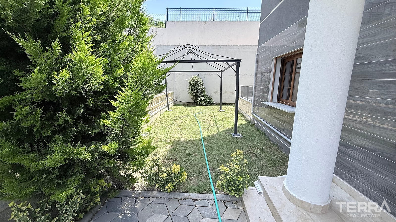 Semi-Detached Villa for Sale in Kuşadası, Aydın, Turkey - 131164
