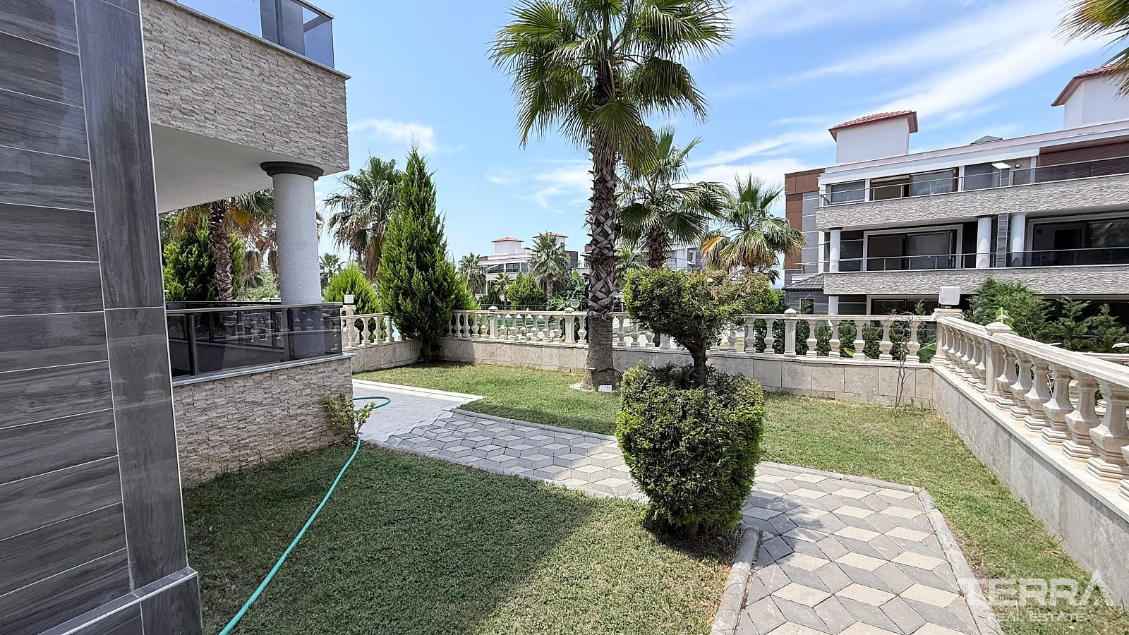 Semi-Detached Villa for Sale in Kuşadası, Aydın, Turkey - 131168