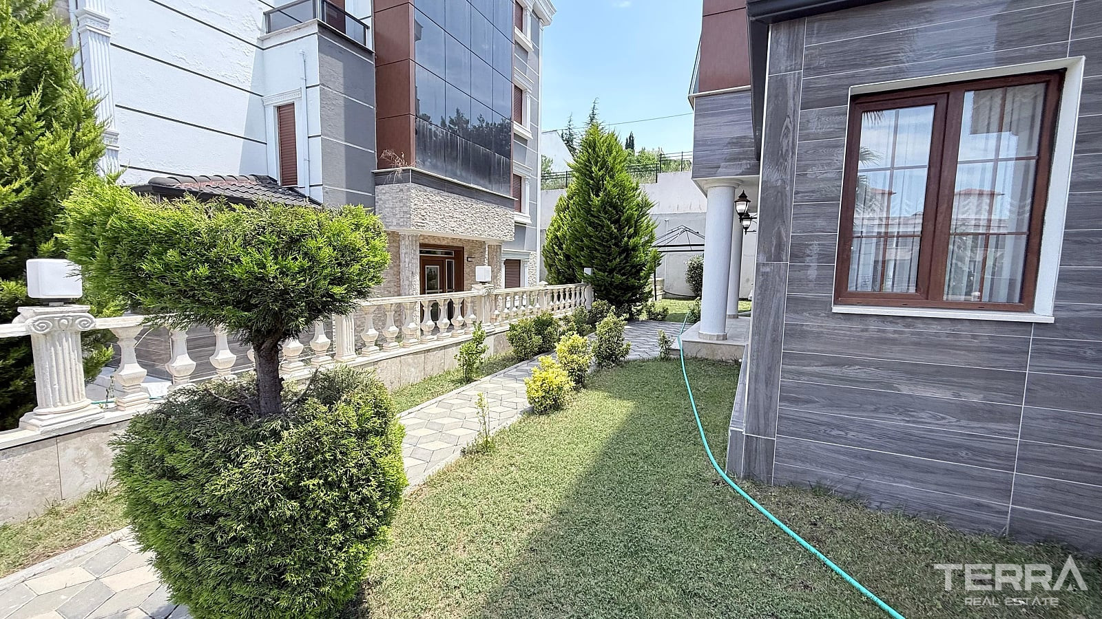 Semi-Detached Villa for Sale in Kuşadası, Aydın, Turkey - 131170