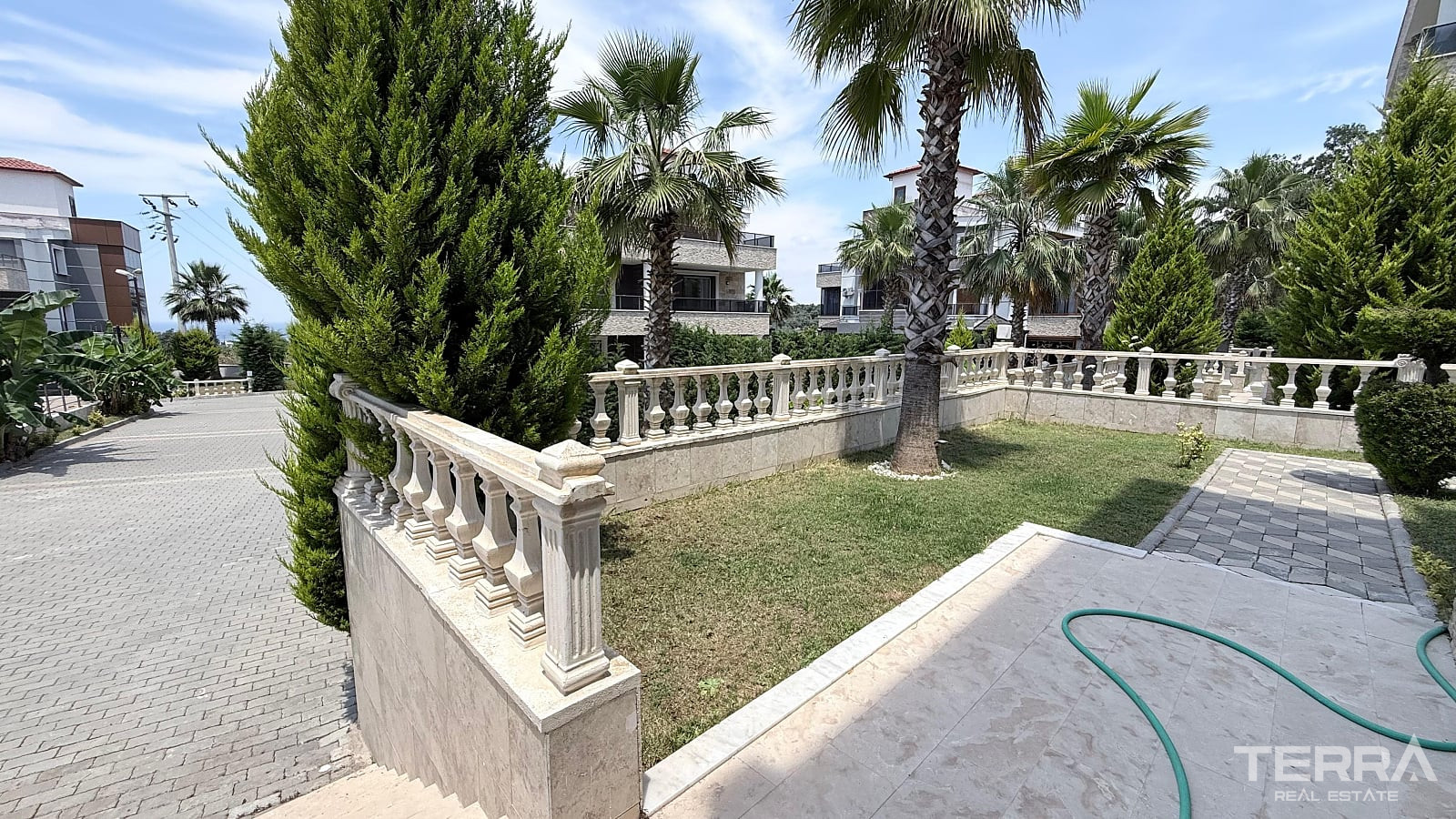 Semi-Detached Villa for Sale in Kuşadası, Aydın, Turkey - 131171