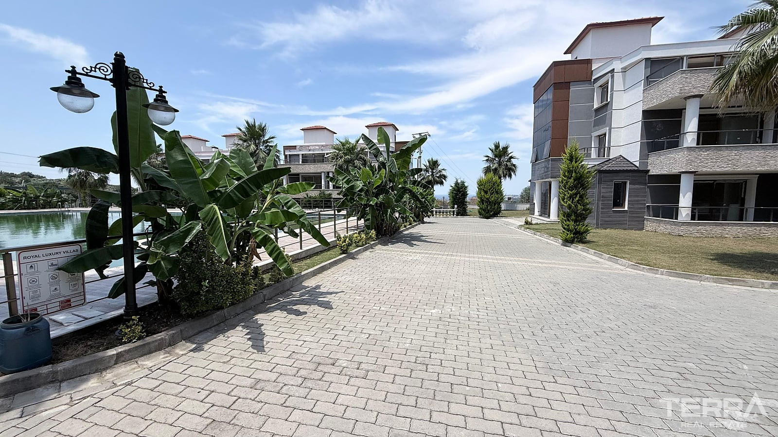 Semi-Detached Villa for Sale in Kuşadası, Aydın, Turkey - 131172