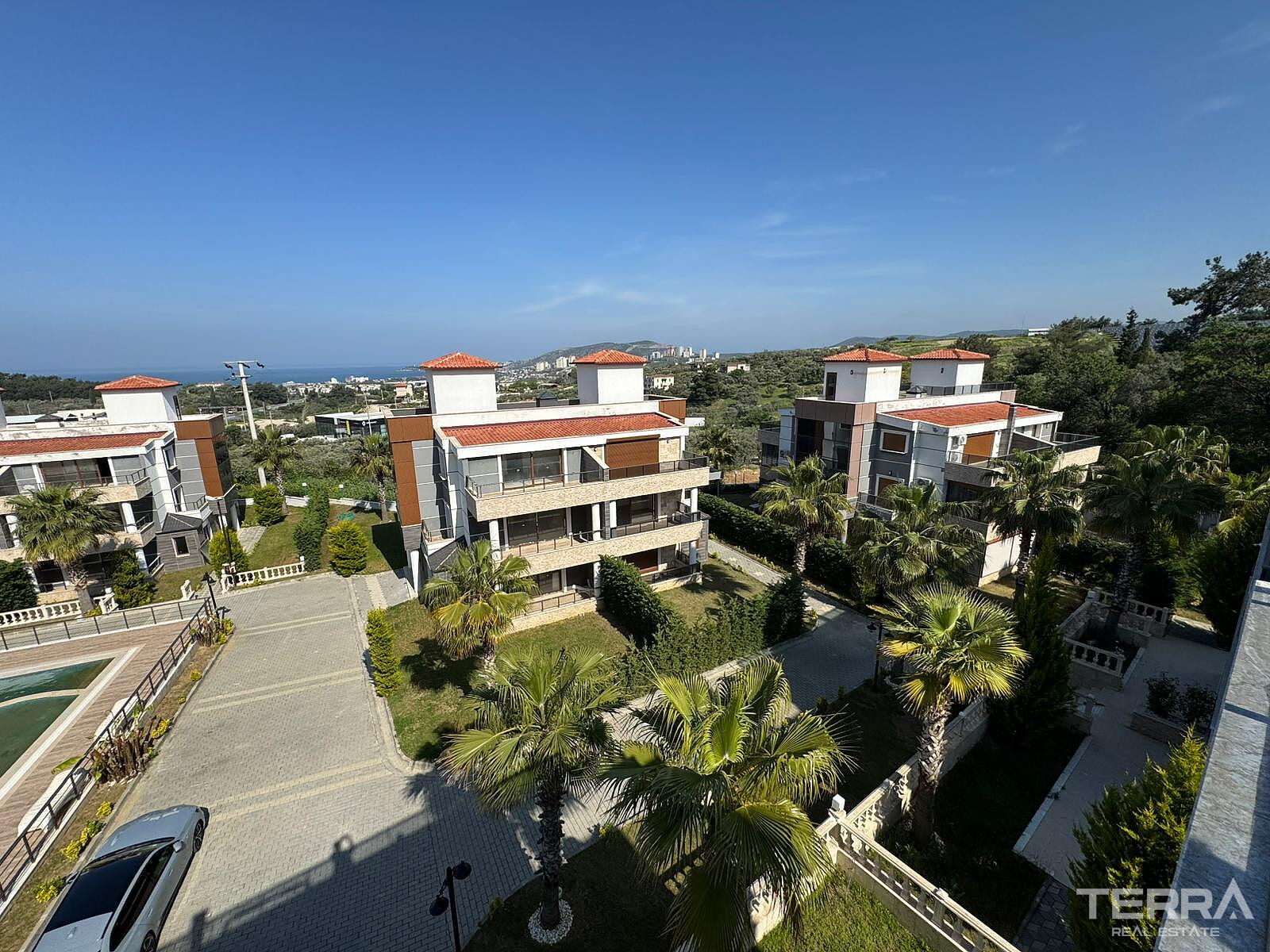 Semi-Detached Villa for Sale in Kuşadası, Aydın, Turkey - 131173