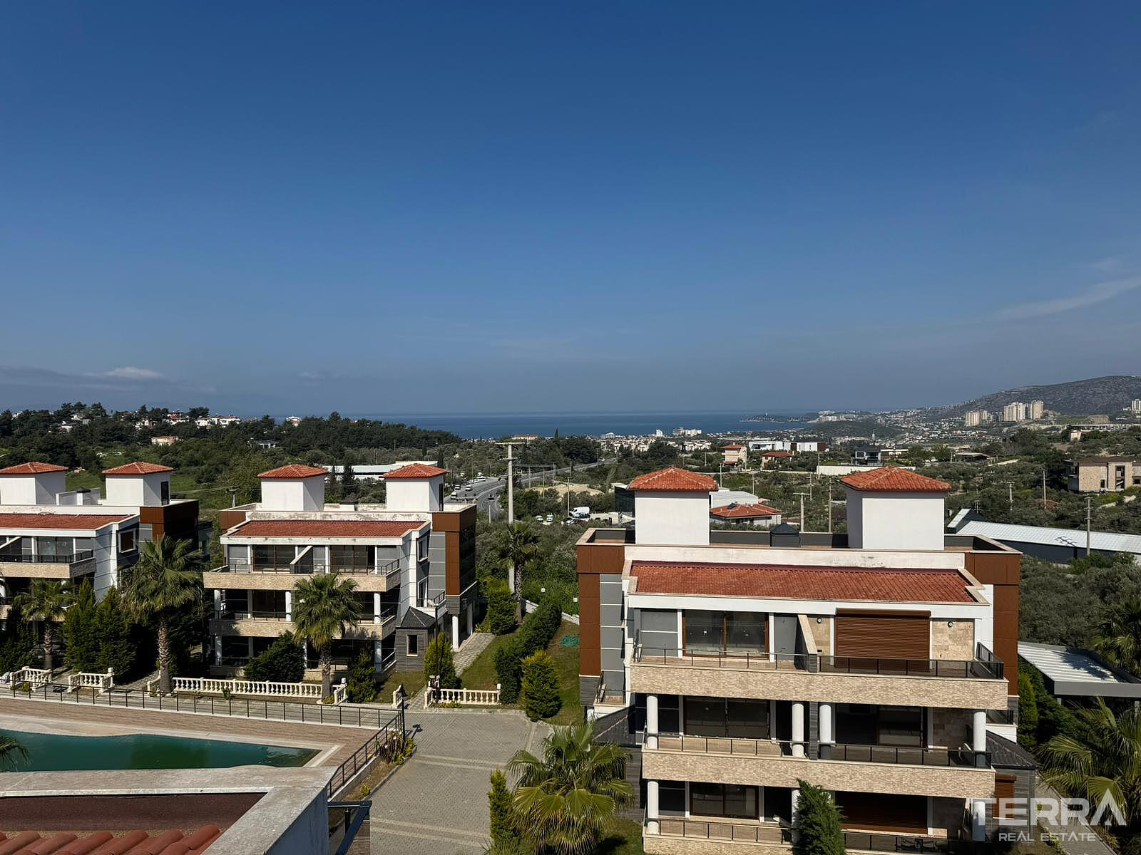 Semi-Detached Villa for Sale in Kuşadası, Aydın, Turkey - 131176