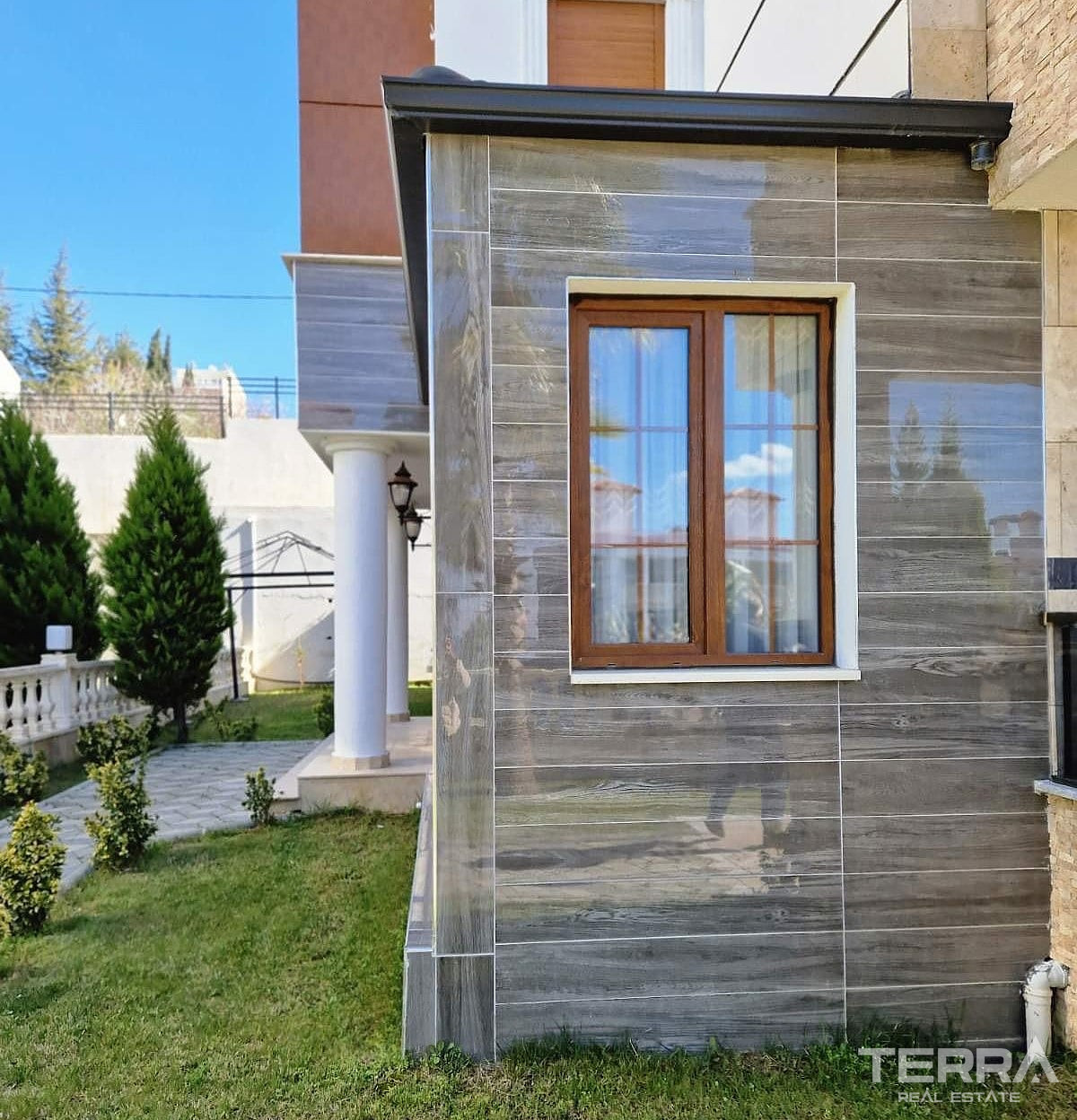 Semi-Detached Villa for Sale in Kuşadası, Aydın, Turkey - 131181