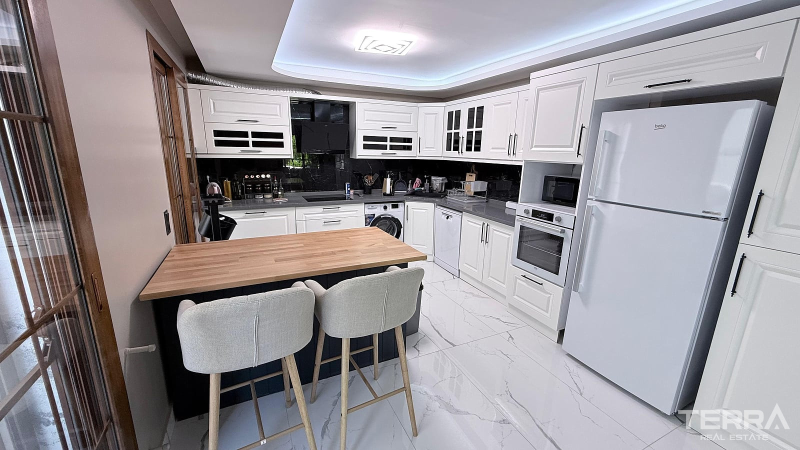 Semi-Detached Villa for Sale in Kuşadası, Aydın, Turkey - 131188
