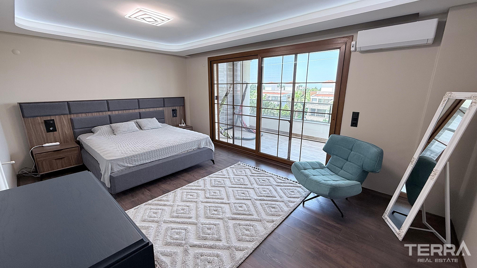 Semi-Detached Villa for Sale in Kuşadası, Aydın, Turkey - 131200