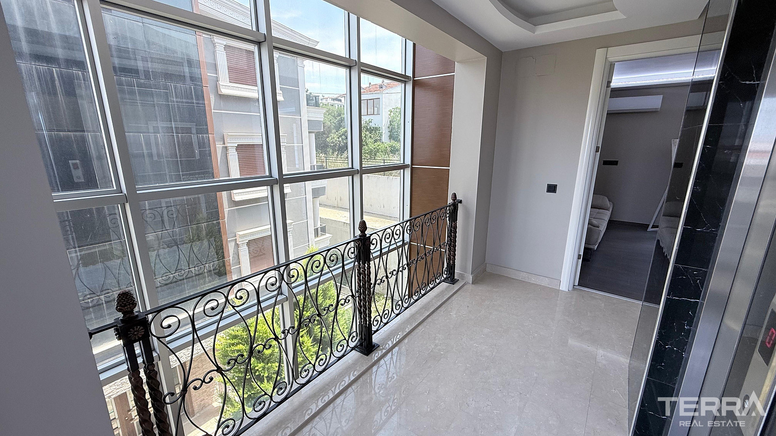 Semi-Detached Villa for Sale in Kuşadası, Aydın, Turkey - 131219
