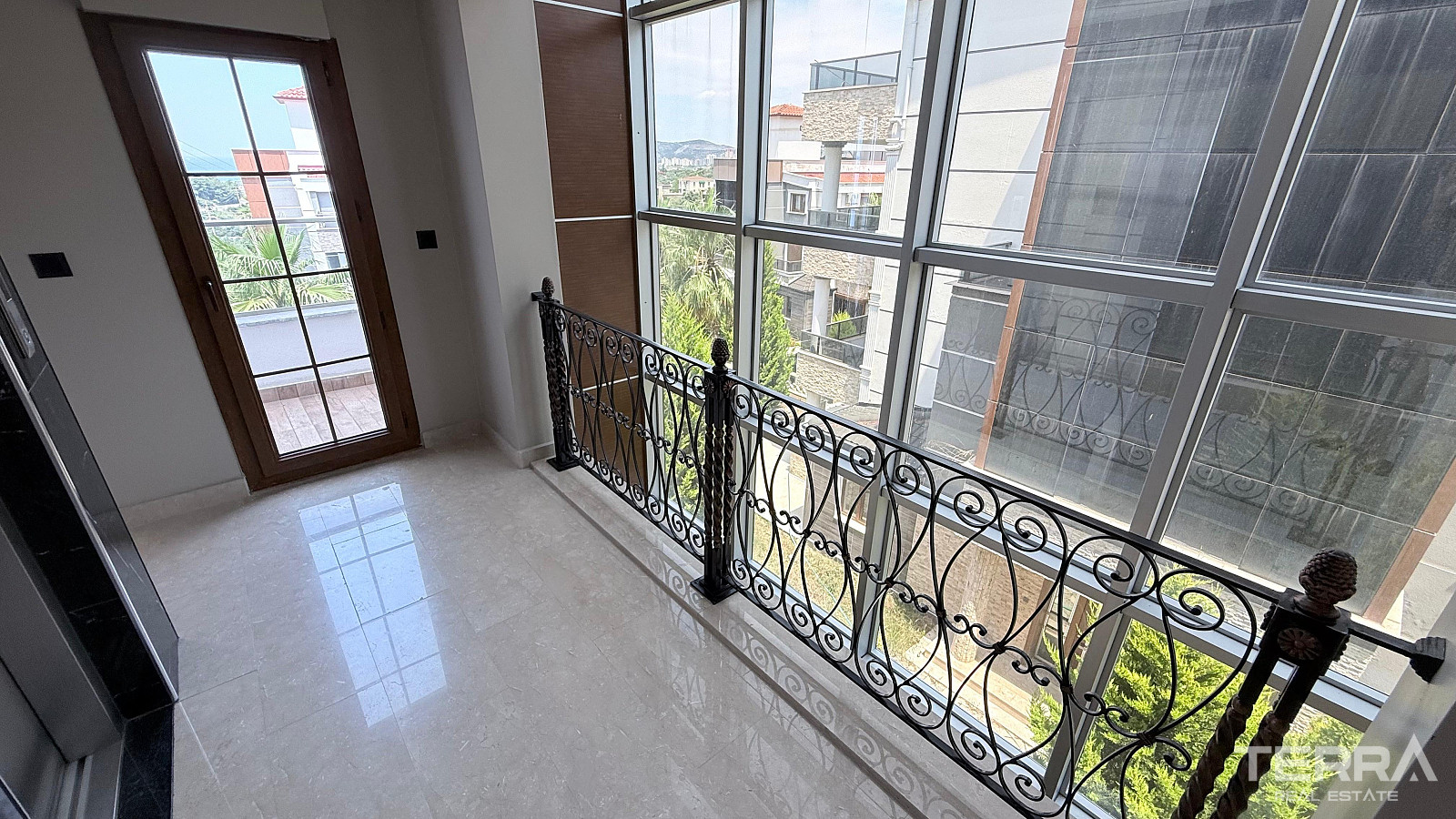 Semi-Detached Villa for Sale in Kuşadası, Aydın, Turkey - 131220