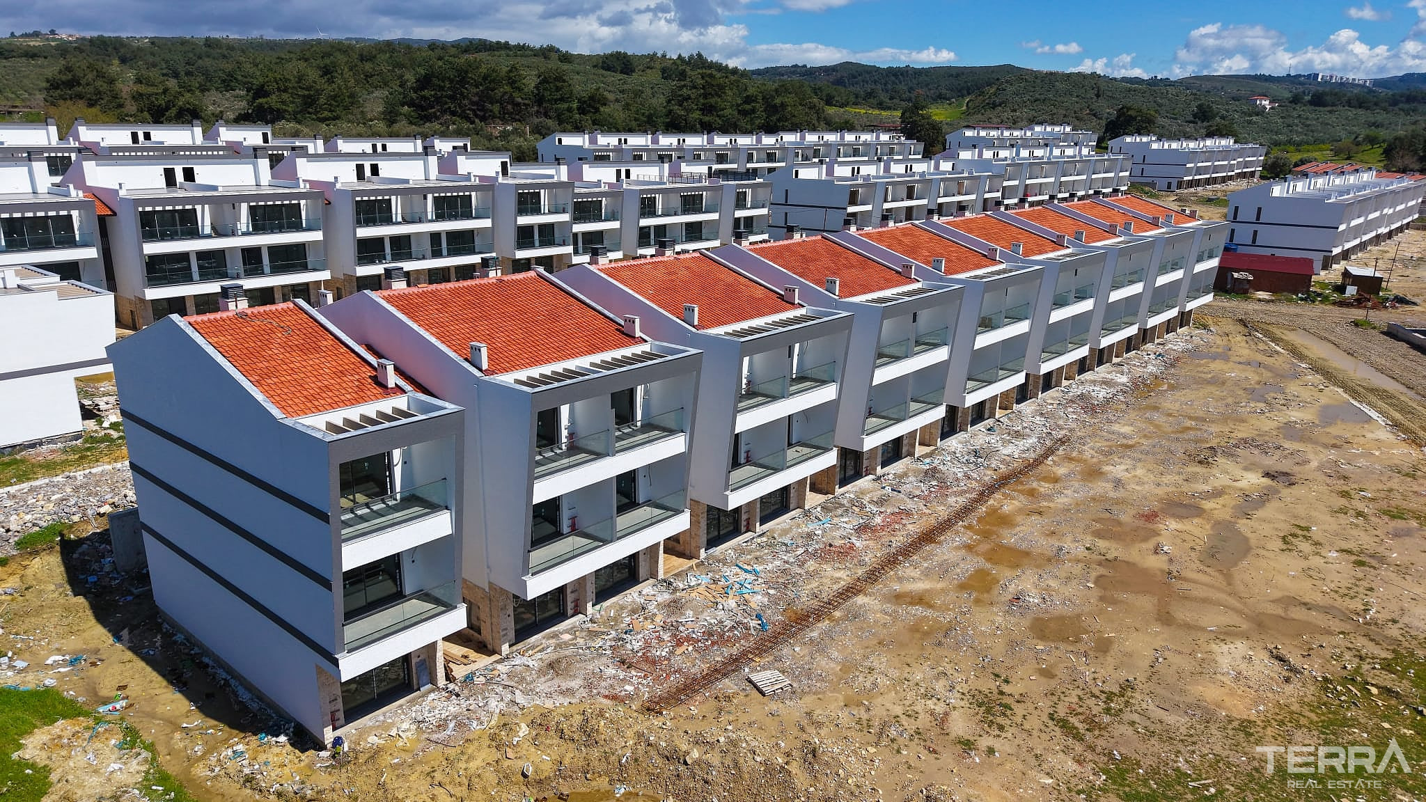 Aydın, Kuşadası'nda Satılık Deniz Manzaralı Daireler - 131264
