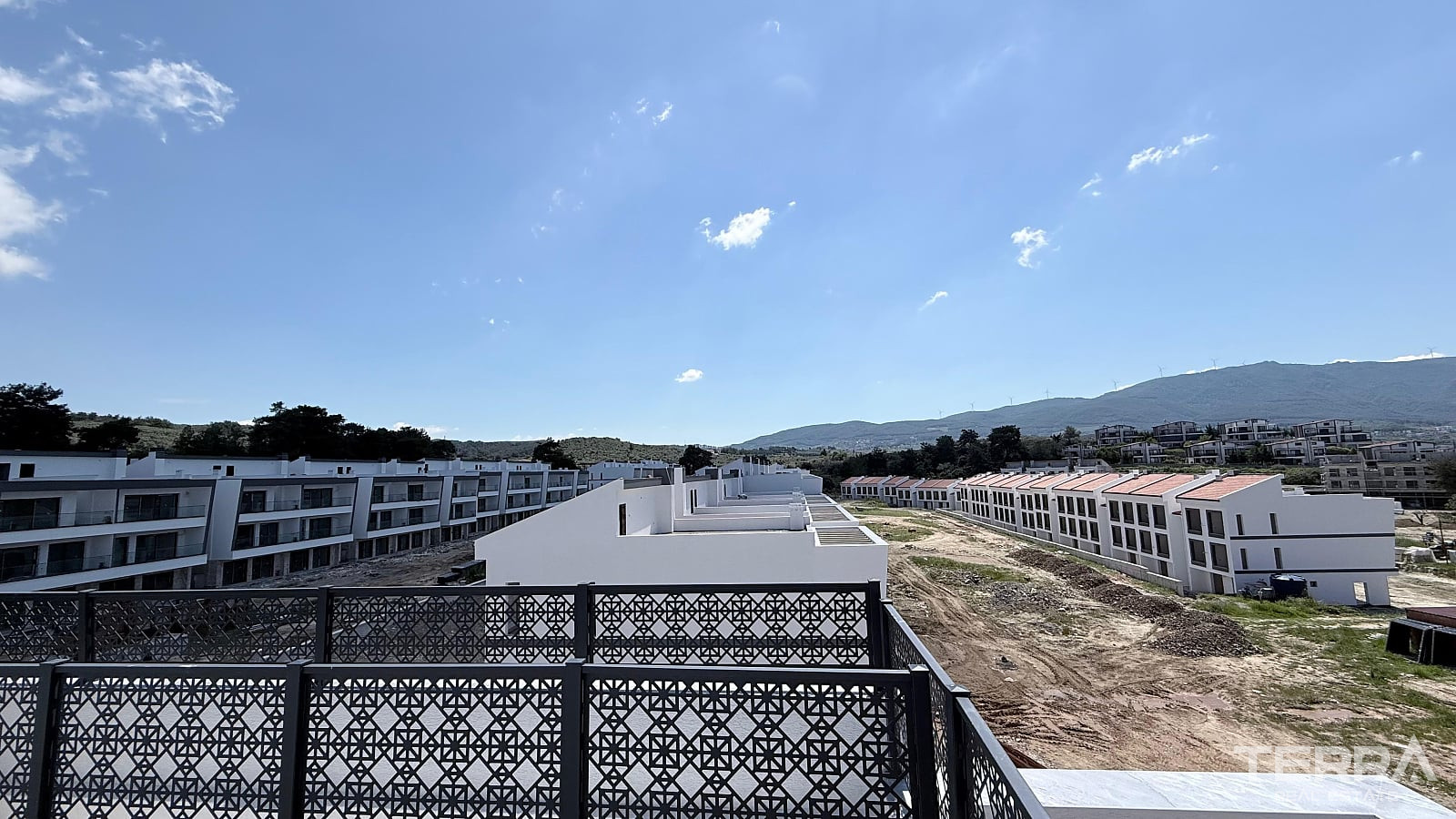 Aydın, Kuşadası'nda Satılık Deniz Manzaralı Daireler - 131273