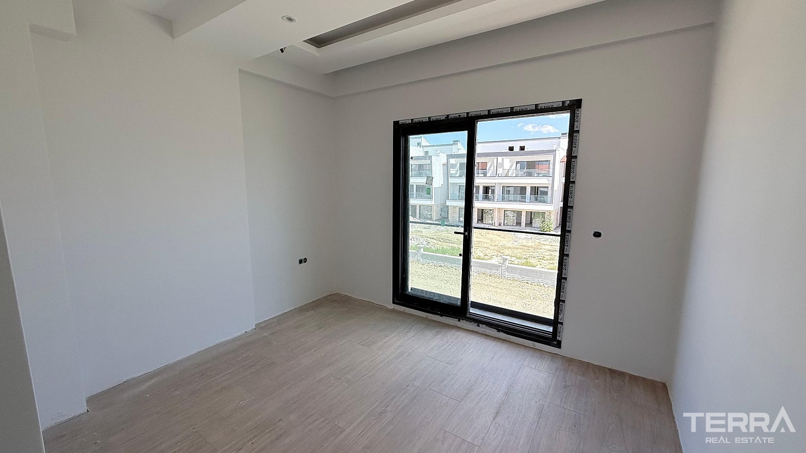 Aydın, Kuşadası'nda Satılık Deniz Manzaralı Daireler - 131277