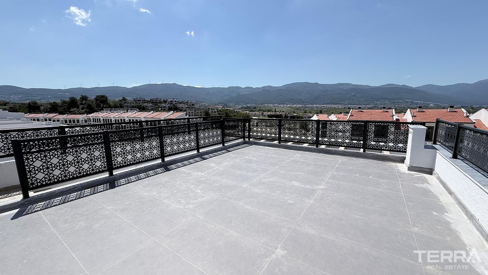 Aydın, Kuşadası'nda Satılık Deniz Manzaralı Daireler - 131281