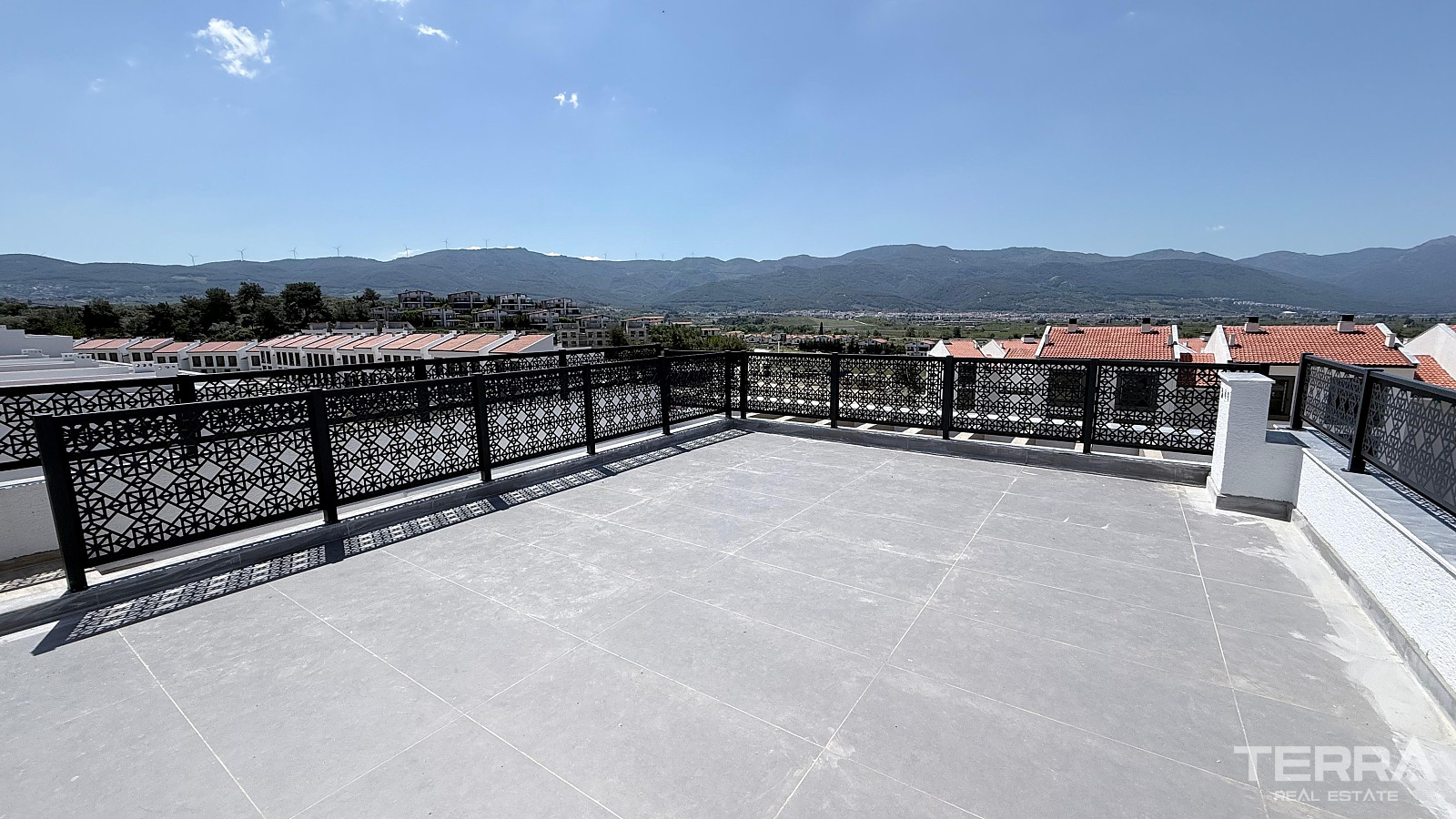 Aydın, Kuşadası'nda Satılık Deniz Manzaralı Daireler - 131284