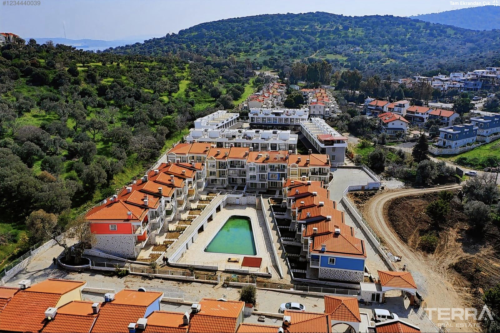 Seafront Villas for Sale in Foça, İzmir, Turkey - 131483