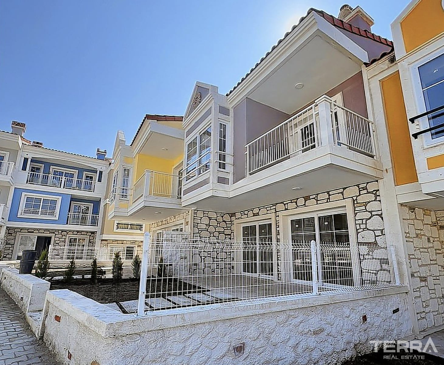 Seafront Villas for Sale in Foça, İzmir, Turkey - 131484