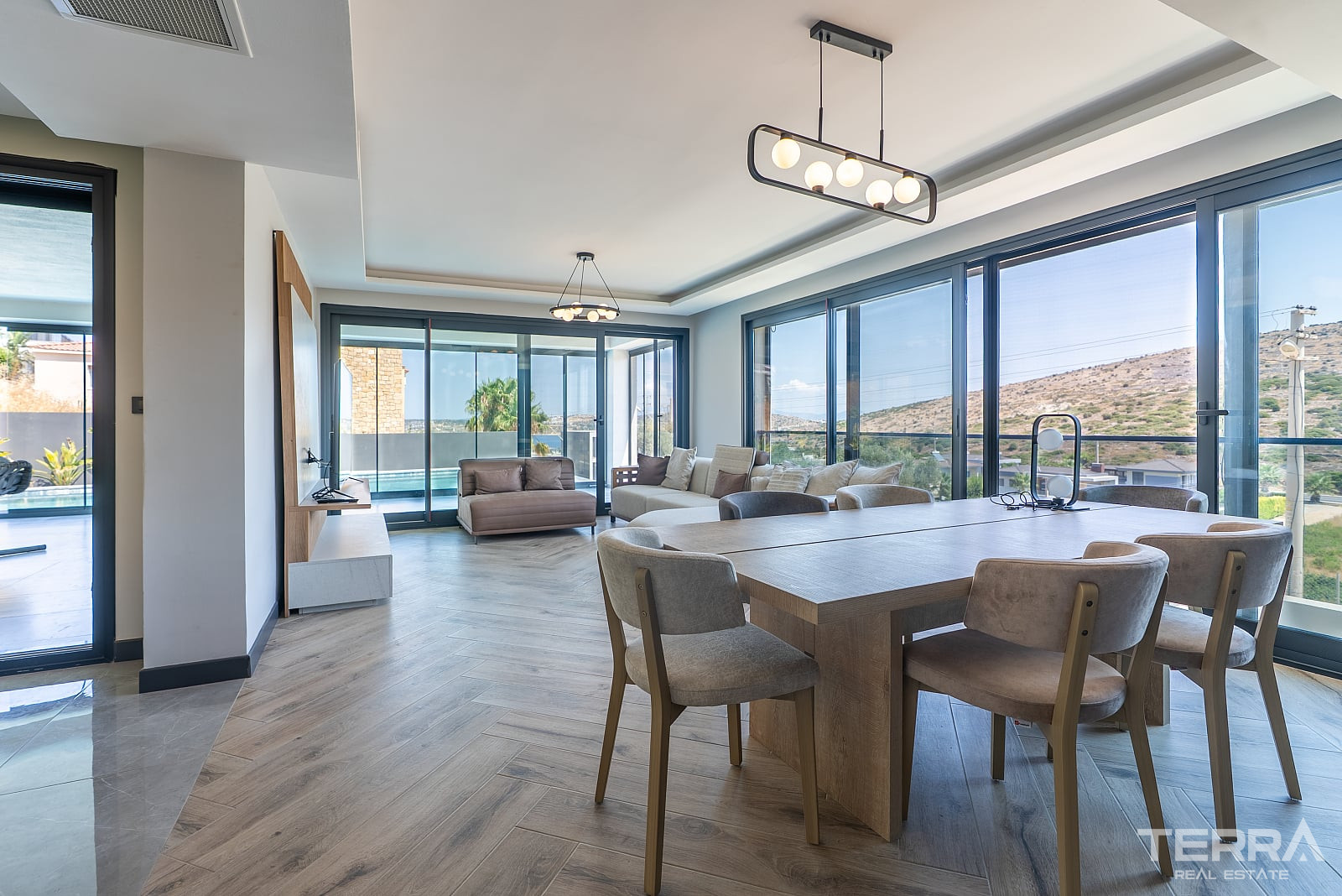 Detached Villa for Sale in Çeşme, İzmir, Turkey - 131623