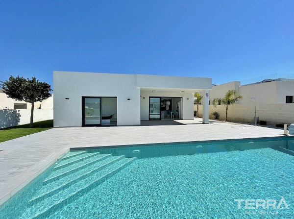 Frittliggende villaer til salgs i Benijófar, Costa Blanca, Spania