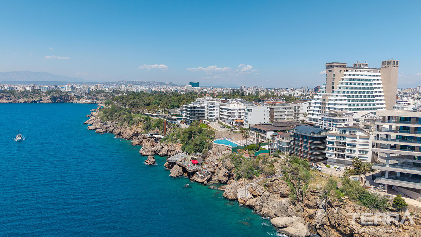 Seafront Apartments for Sale in Antalya Center, Turkey - 133401