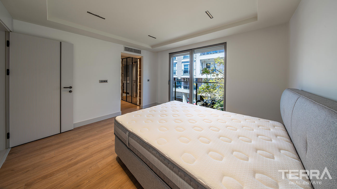 Seafront Apartments for Sale in Antalya Center, Turkey - 133405
