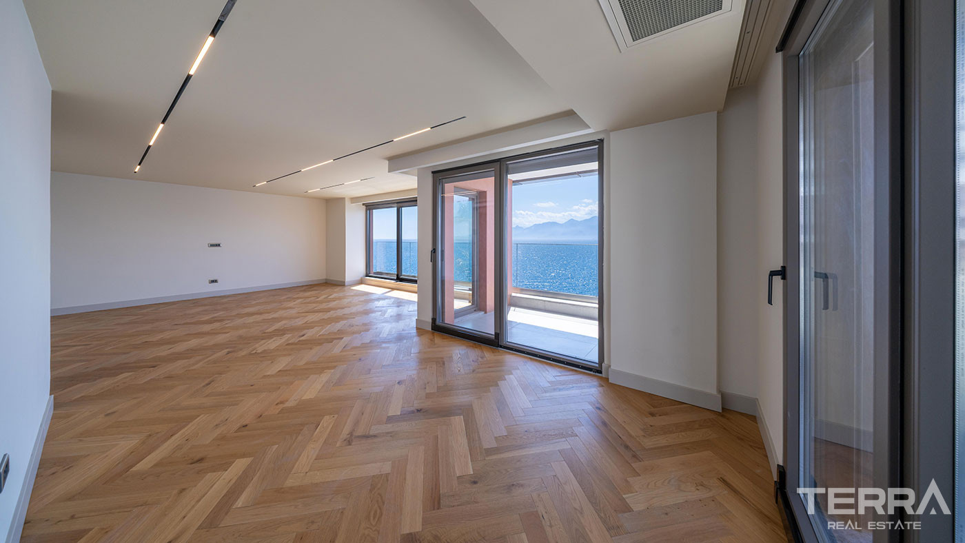 Seafront Apartments for Sale in Antalya Center, Turkey - 133411