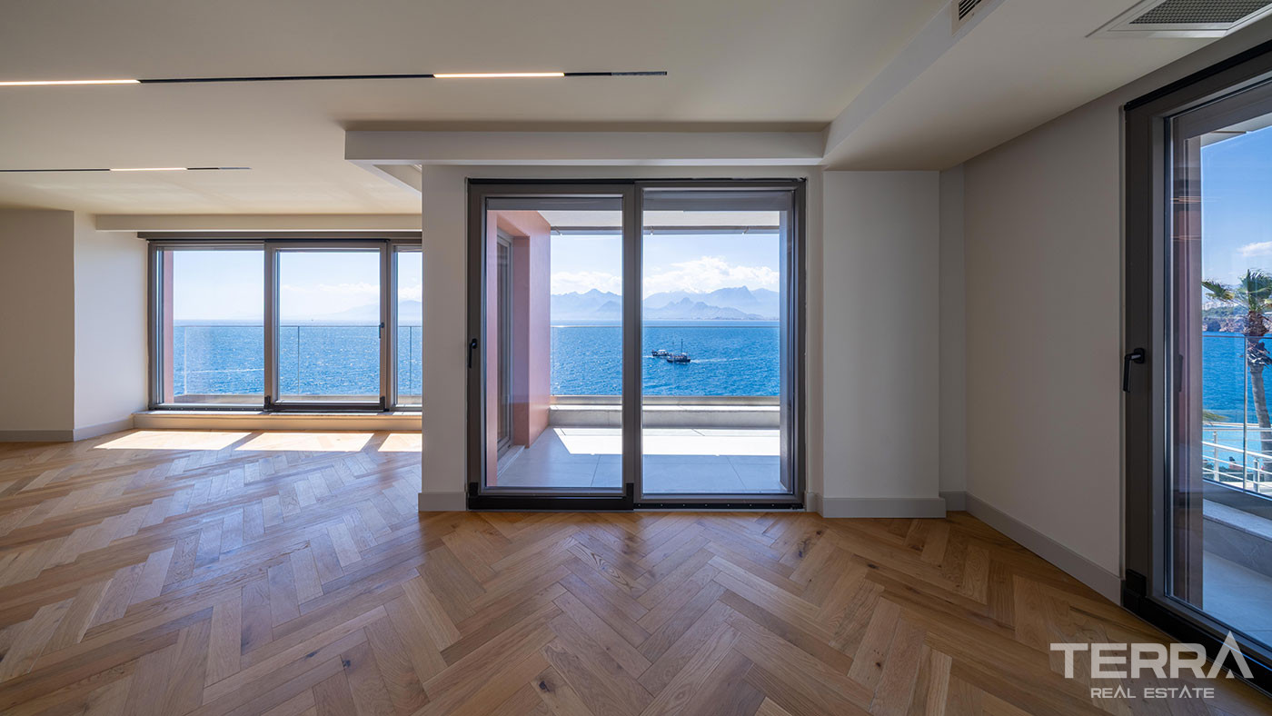 Seafront Apartments for Sale in Antalya Center, Turkey - 133413