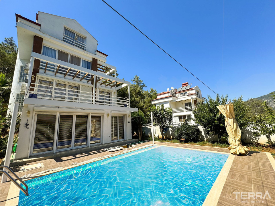 Muğla, Fethiye, Ölüdeniz'de Özel Havuzlu Mobilyalı Müstakil Villa
