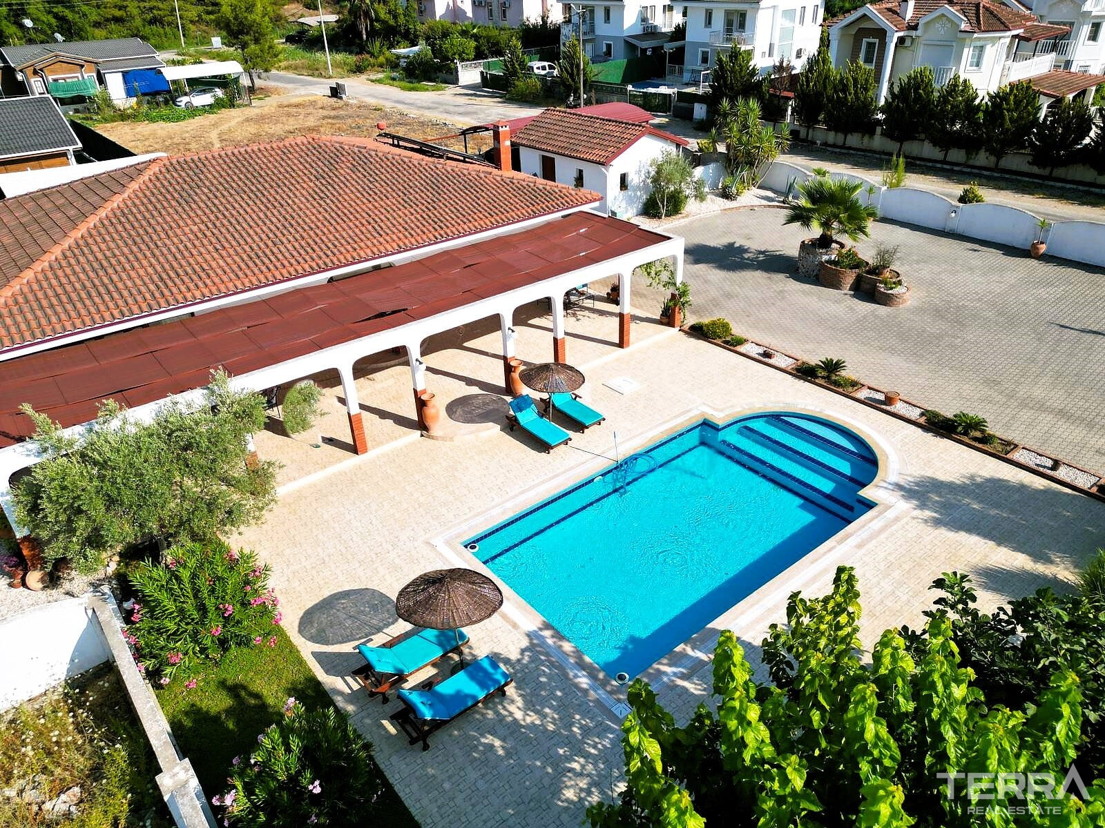 Bungalow-Style Villa for Sale Near the Beach in Fethiye, Muğla, Turkey - 135739