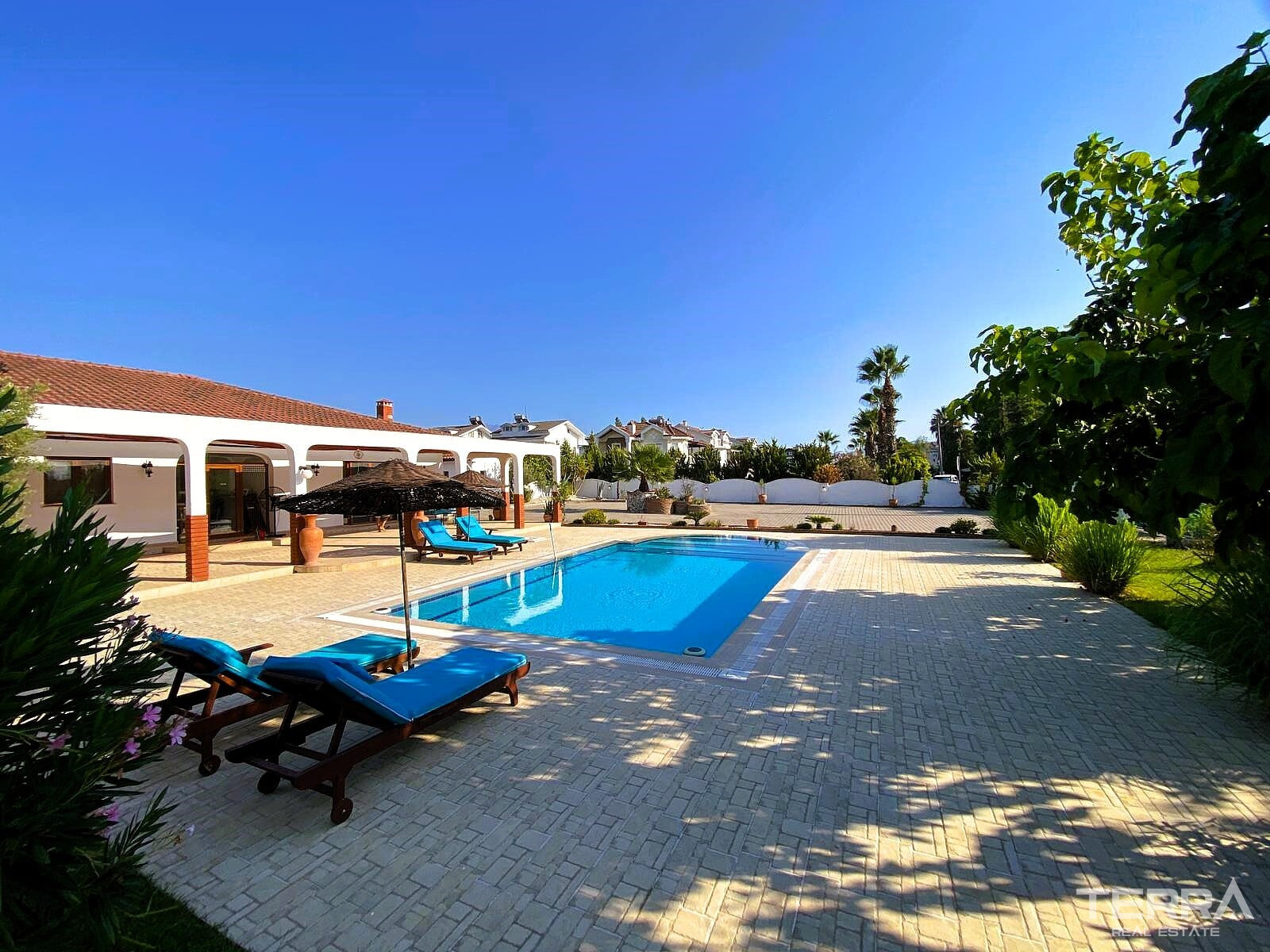 Bungalow-Style Villa for Sale Near the Beach in Fethiye, Muğla, Turkey - 135740