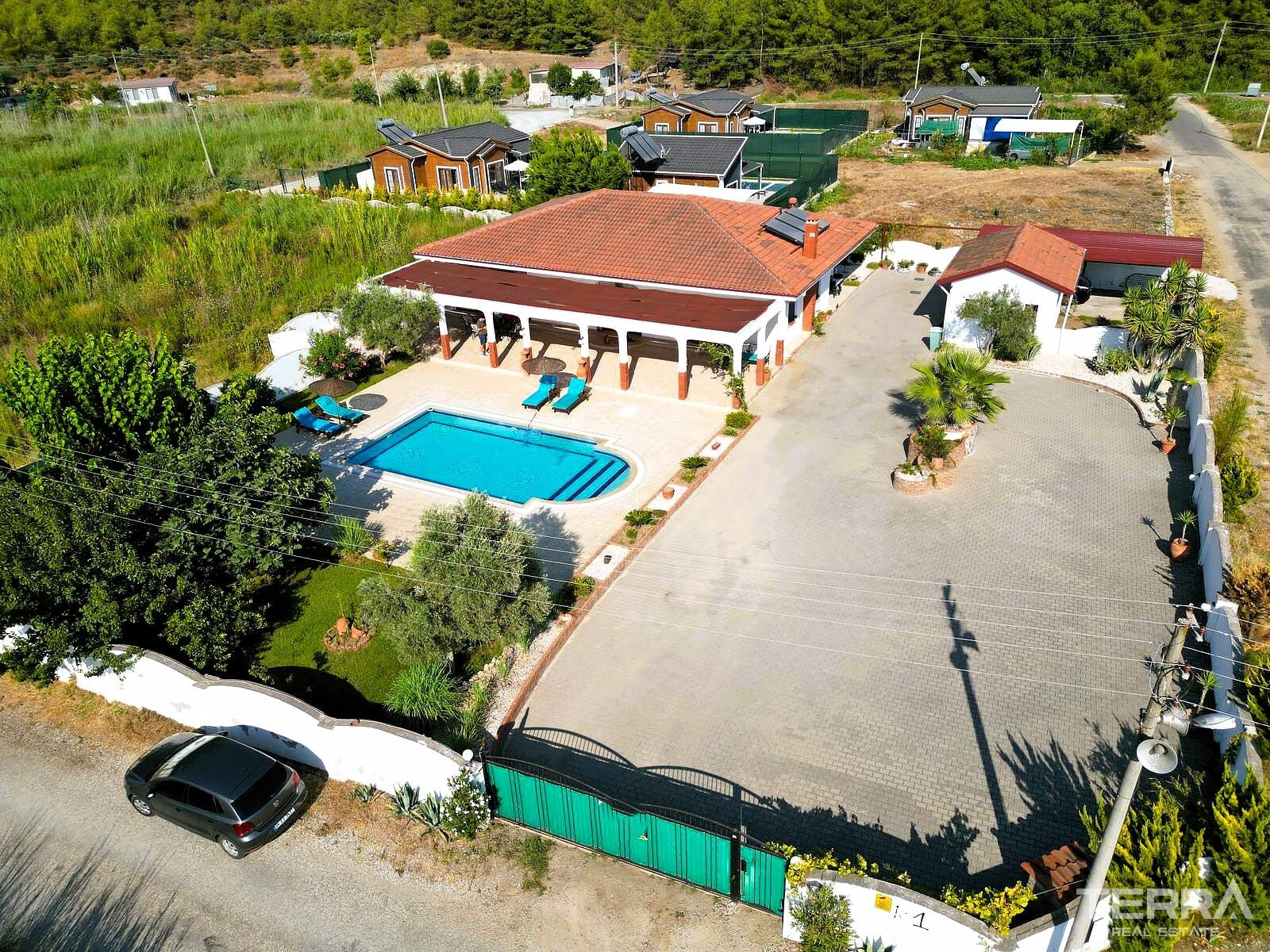 Bungalow-Style Villa for Sale Near the Beach in Fethiye, Muğla, Turkey - 135741