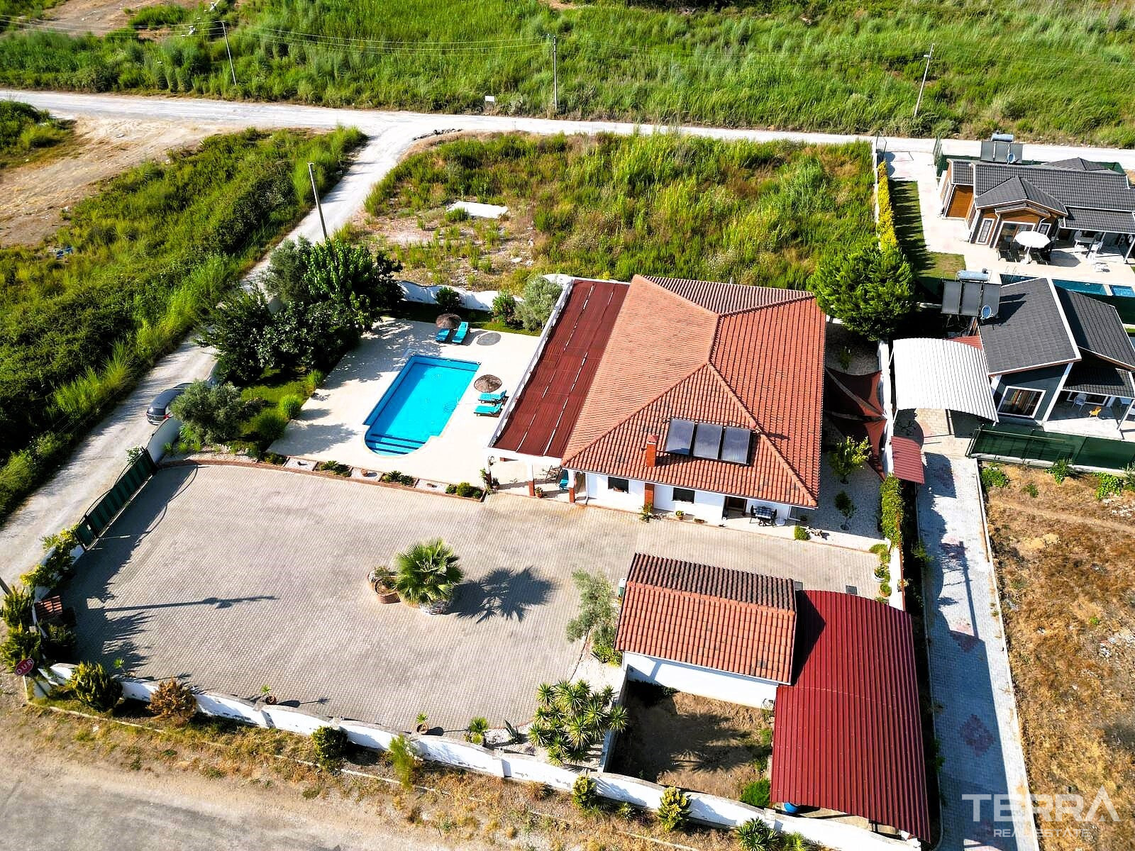 Bungalow-Style Villa for Sale Near the Beach in Fethiye, Muğla, Turkey - 135743